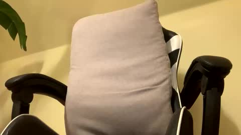 catkris online show from April 15, 4:54 pm