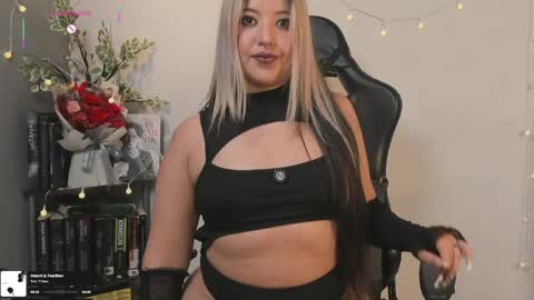 Cattaleya Ravenwood online show from May 26, 2:12 pm