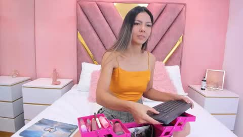 celestebellmont online show from November 23, 1:42 pm