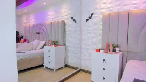 celestebellmont online show from October 30, 1:33 pm