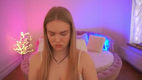 celestenoirr online show from March 2, 7:09 am