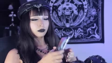   online show from March 24, 1:44 am