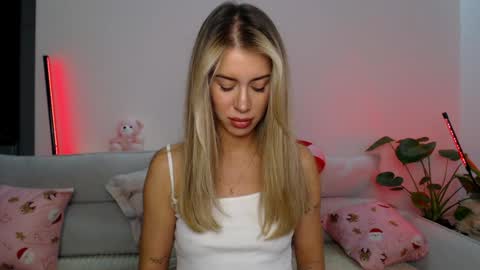 Celin online show from December 15, 8:58 pm