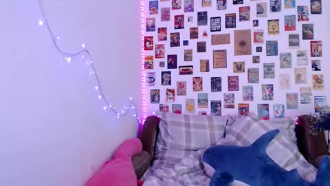 Snapshot of celine_dionn chatting on February 14, 9:34 am Celine online show from February 14, 9:34 am