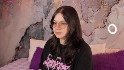 Hello guys my name is Sofi and Lizzie and  Vanessa online show from February 19, 4:33 am