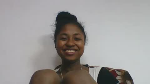 chantale483461 online show from July 1, 3:31 pm