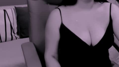 The Queen online show from November 11, 2:14 am