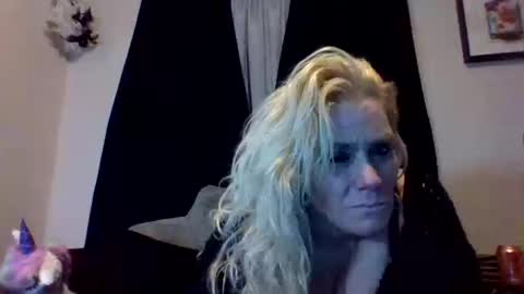 Snapshot of chaosangel33 chatting on October 11, 11:48 am Ms. Behaving online show from October 11, 11:48 am