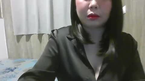 VeLtriana online show from November 28, 4:14 pm