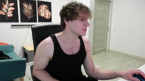 CHARLES DREAMS online show from November 29, 9:44 pm