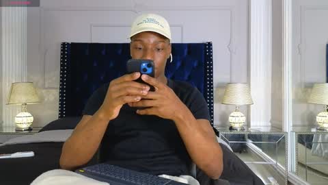 charlesbrown_ online show from April 1, 1:52 pm