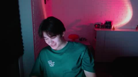 Snapshot of charleshanson69 chatting on October 21, 4:32 pm charleshanson69 online show from October 21, 4:32 pm
