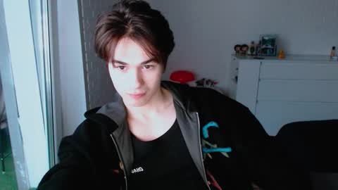 Snapshot of charleshanson69 chatting on October 19, 12:43 pm charleshanson69 online show from October 19, 12:43 pm