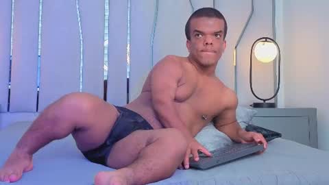charlie_walkerr online show from July 7, 7:18 pm