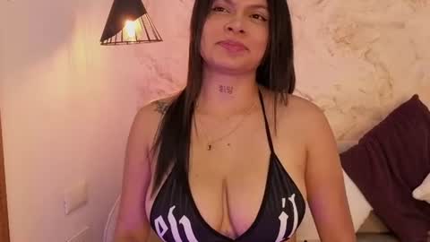 charliee_jhonson_ online show from June 28, 3:57 am