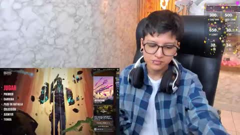 Snapshot of charlietaylor_ chatting on October 24, 1:34 pm Charlie online show from October 24, 1:34 pm