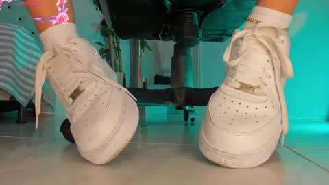 charlotte  grey online show from January 31, 7:55 pm