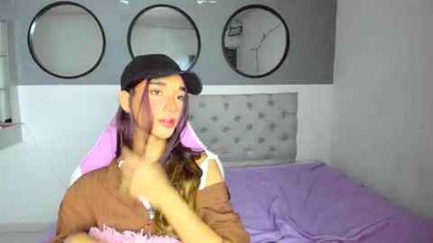 charlotte skiinny online show from November 27, 3:14 am