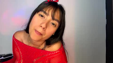 charlottekiss99 online show from May 7, 2:13 pm