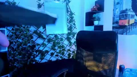 charlottestuart_ online show from May 6, 3:34 am