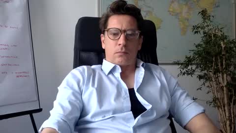 charmeleonb online show from December 6, 12:44 pm