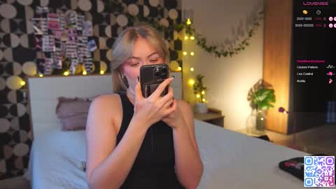 my fansly Charming daisy              My Wishlist  for new toys     online show from January 17, 1:09 pm