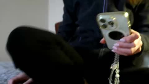 katie online show from January 6, 11:14 am