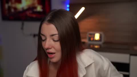 Belle and Miley online show from July 11, 8:34 pm