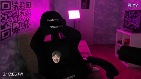 lynxy online show from December 3, 12:42 am