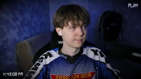 lynxy online show from September 15, 8:43 pm