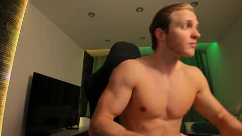 Chase Reed online show from November 10, 3:20 am