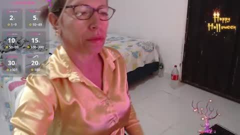Snapshot of chayla_ruiz chatting on October 16, 9:53 am CHAYLA VICTORIA RUIZ online show from October 16, 9:53 am