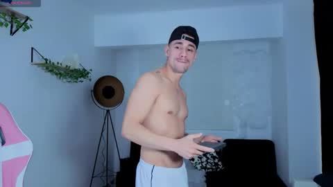 cheis_johans online show from February 24, 1:03 pm
