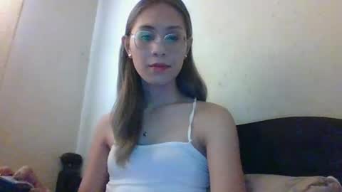 chelly4u69 online show from February 24, 3:44 am