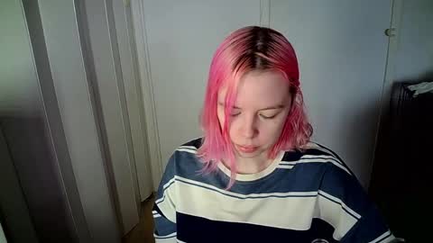 cherrybaby_0 online show from April 21, 7:37 am