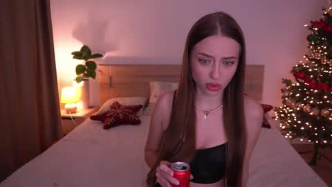 Alisha online show from December 18, 11:00 pm