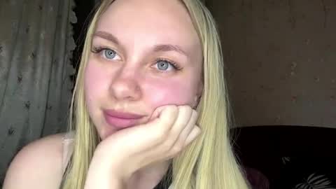 Emma online show from April 22, 8:38 pm