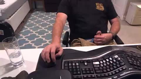 chesbayboy online show from October 12, 4:38 am