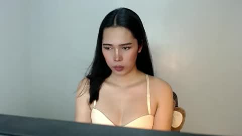 cheska online show from April 13, 10:30 am