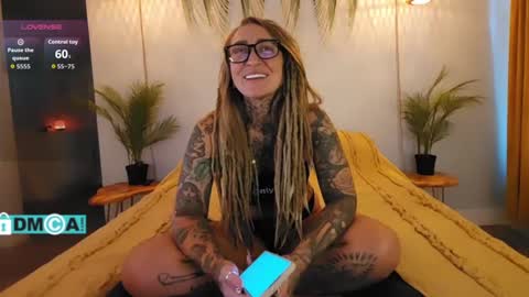 Snapshot of cheviblue chatting on October 2, 6:50 pm Chevi Blue online show from October 2, 6:50 pm