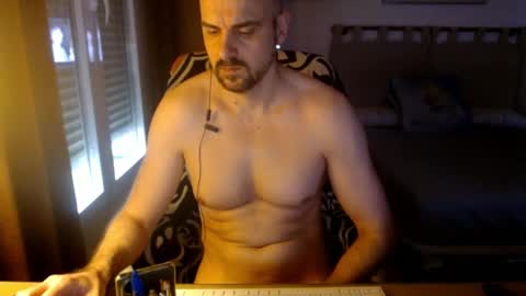 Snapshot of chicocam1983 chatting on September 27, 4:16 pm chicocam1983 online show from September 27, 4:16 pm