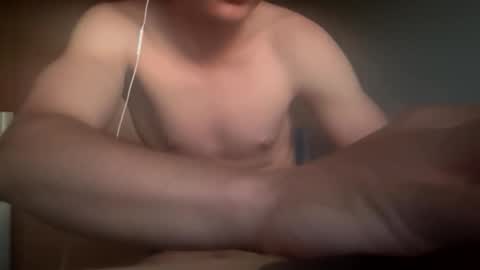 chill_fit_guy online show from June 3, 1:30 am