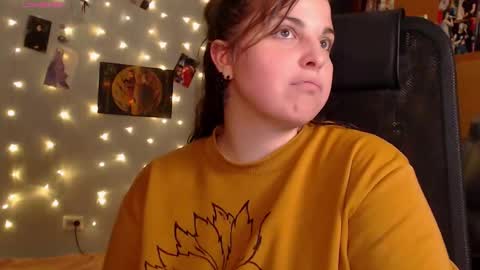 Saya online show from September 28, 9:46 pm