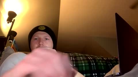 chillgi97 online show from December 11, 11:21 pm