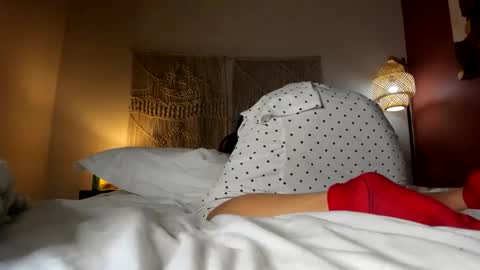 yoursensualparadise online show from November 28, 7:48 am