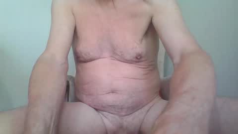 chipper341596 online show from May 9, 7:47 am