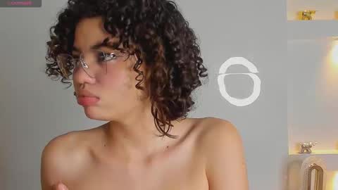 chloe online show from March 24, 5:19 pm