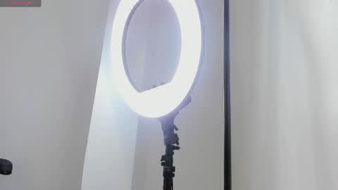 chloe online show from April 1, 11:33 am