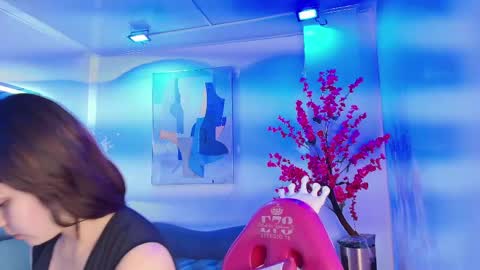 Chloe online show from April 21, 11:17 am