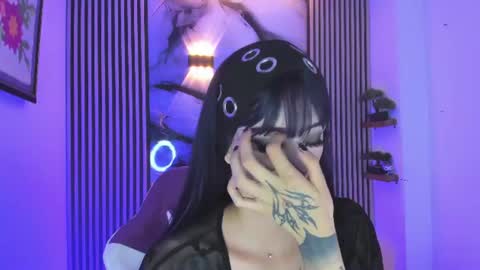 chloe_jacksonn online show from June 19, 7:09 pm